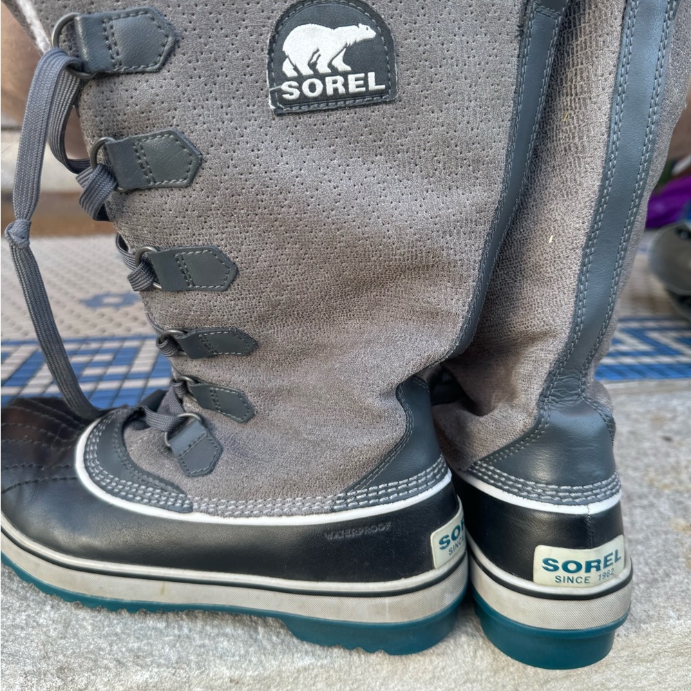 Sorel womes Snow Boots - Gray and Blue